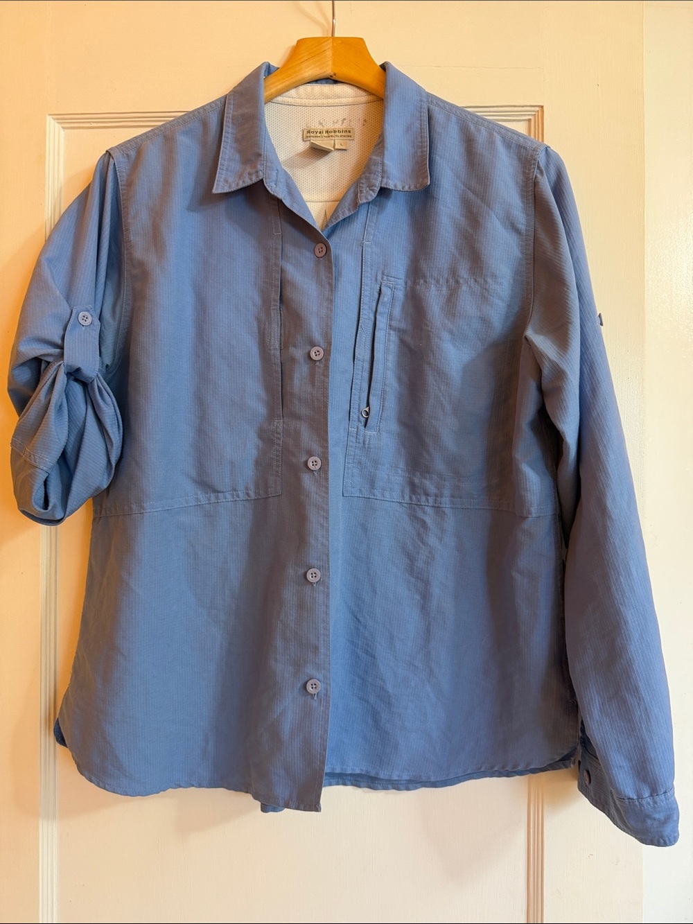 Blue Button-Up Travel Shirt. Royal Robbin’s. Sz L  camp fish beach